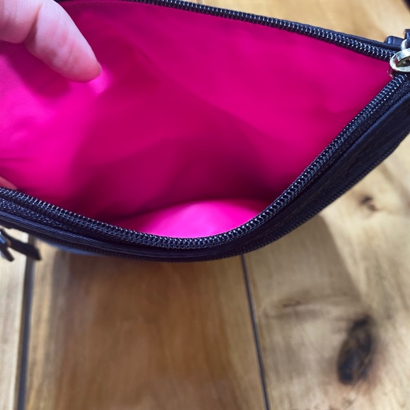 Dooney and Bourke small crossbody - Picture 5 of 6